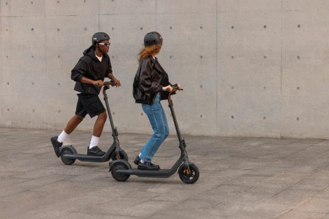 Hulajnoga elektryczna Segway-Ninebot KickScooter E2 PRO D