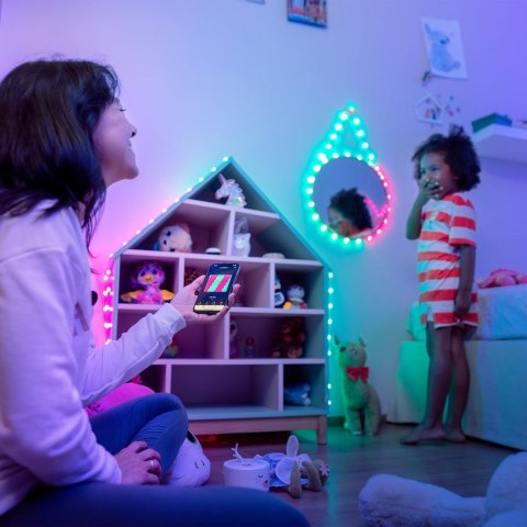 Twinkly Candies - 200 Lampki w kształcie serc RGB LEDs, zielony przewód, USB-C (OUTLET)