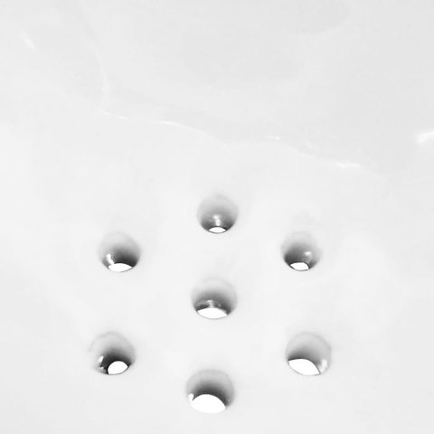Pisuar wiszący z zaworem spłukującym, ceramiczny, biały