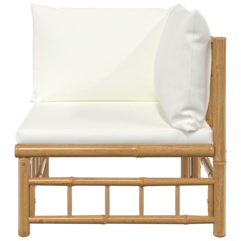 Ogrodowa sofa narożna, kremowe poduszki, bambus