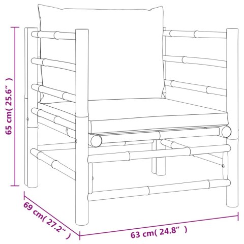 Sofa ogrodowa z jasnoszarymi poduszkami, bambusowa