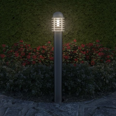 Lampa podłogowa ze stali nierdzewnej.