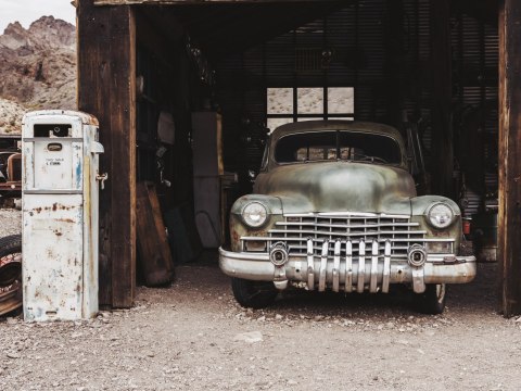 Obraz Wieloczęściowy Stary Samochód W Stylu Vintage