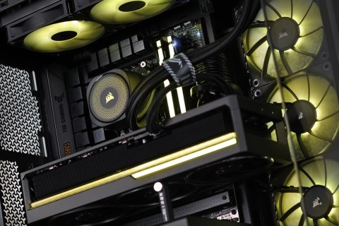 Actina iCUE 7800X3D/32GB/2TB/RTX5070Ti/850W/W11