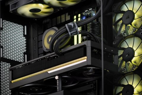 Actina iCUE 9800X3D/32GB/2TB/RTX5080/1000W