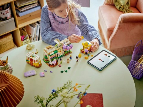 LEGO Friends 42671 Zielona kawiarnia i kwiaciarnia
