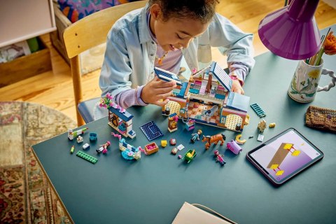 LEGO Friends 42688 Stajnia i akademia jeździecka