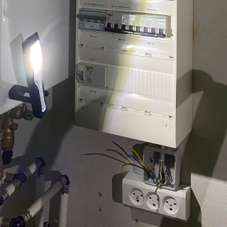 Akumulatorowa lampa robocza LED 200 lm MINI MAG PRO 03.5692
