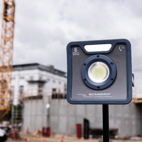 Wytrzymała akumulatorowo - sieciowa lampa robocza LED 6000 lm 37 W Scangrip NOVA 6 C+R forLIFE 03.6205