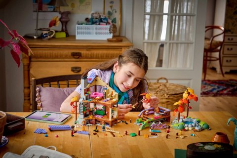 LEGO Friends 42705 - Jesienna leśna chatka