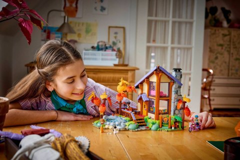 LEGO Friends 42705 - Jesienna leśna chatka
