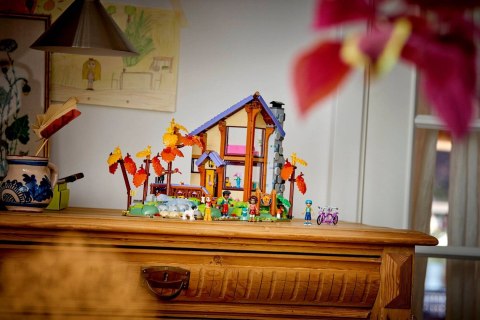LEGO Friends 42705 - Jesienna leśna chatka
